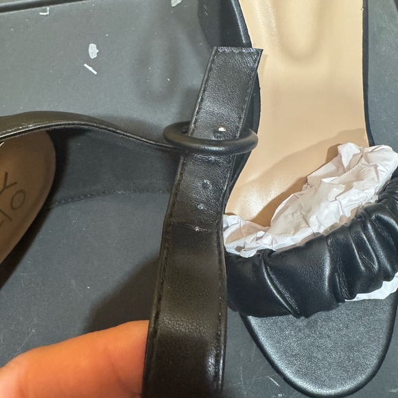 Yoki Women's Black Heeled Sandals - Picture 5 of 7